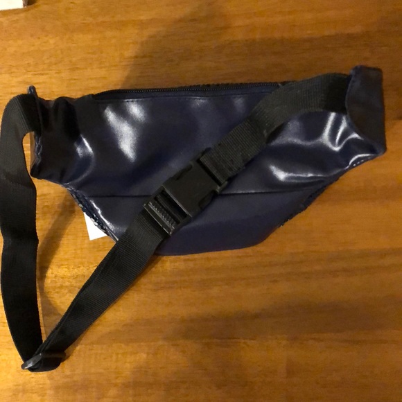 SALE! LAST ONE! navy sequined fanny pack 🖤 - Picture 5 of 7